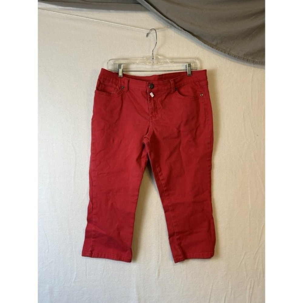 Totally Pink Woman's Red Capris Size 13 #1363